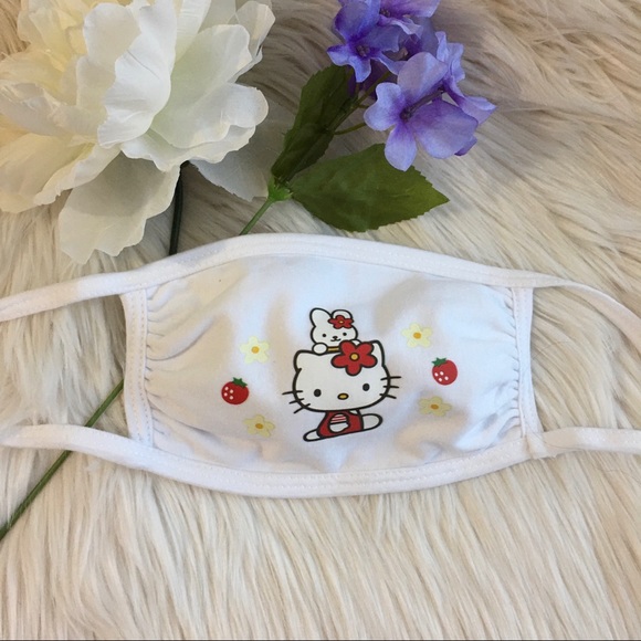 💕LAST 1💕 Hello kitty strawberry facial mask - Picture 3 of 7